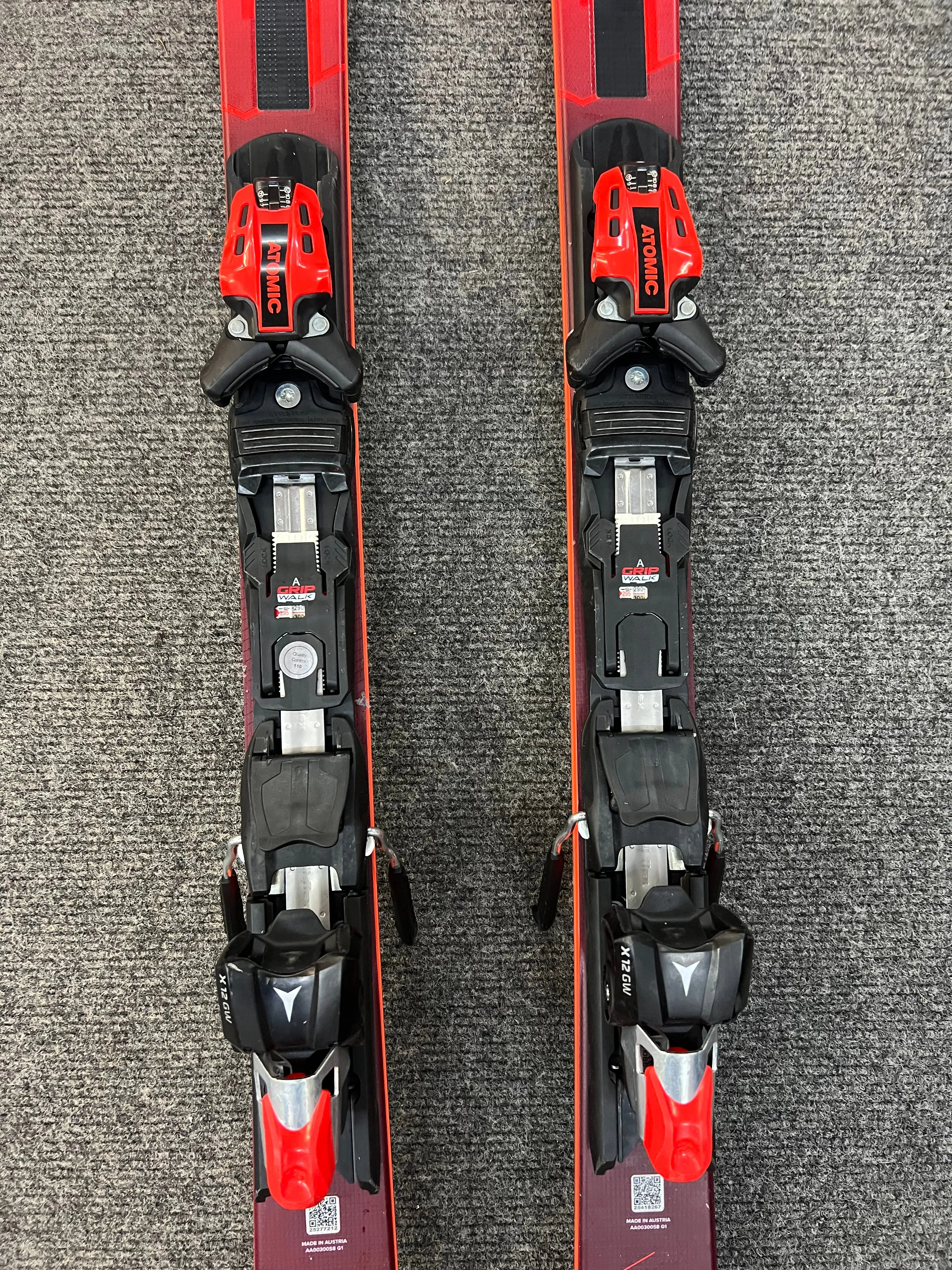 REDSTER G8 REVOSHOCK C   X 12 GW Bindings 23/24 (Ex Demo)